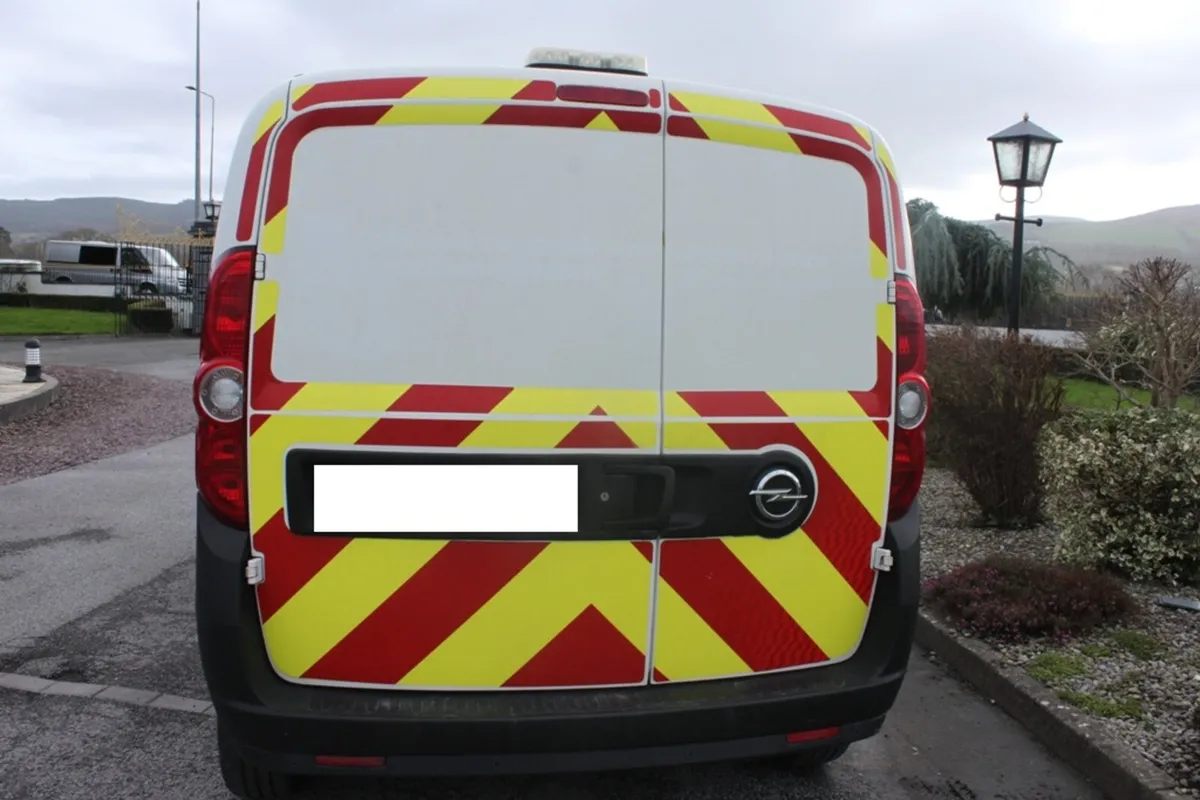 Opel Combo 1.3 CDTI Van,  2018 - Image 2
