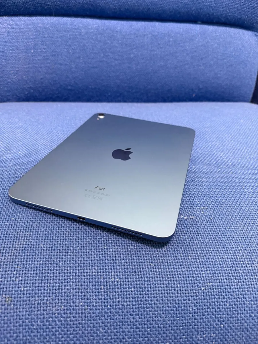 Apple iPad 10th Gen 10.9" 64GB - Blue - Image 4