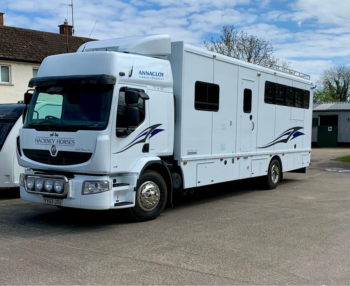 Horse lorry - Image 1