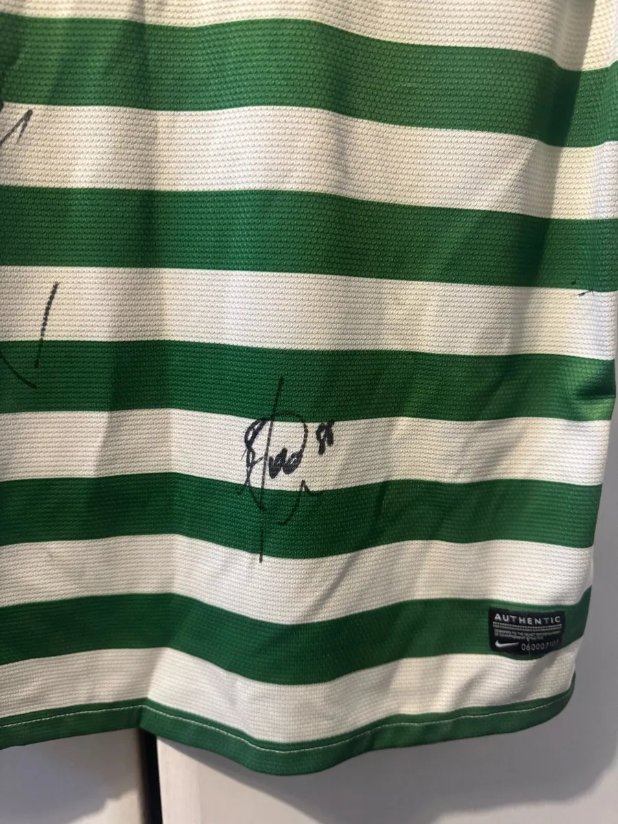 Signed Celtic Jersey - Image 4