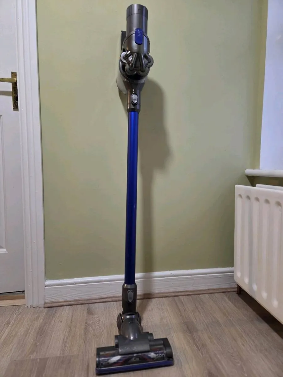 Dyson DC44 Animal Cordless Vacuum - Image 3