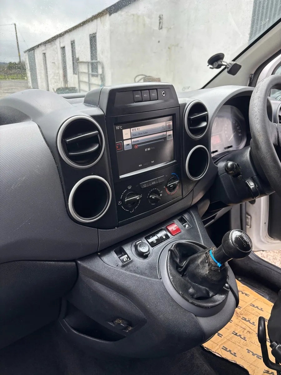 2015 Citroen berlingo 3 seater - Image 4
