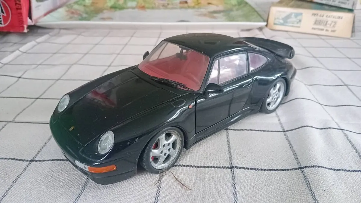 Model Cars 1/18 scale - Image 1