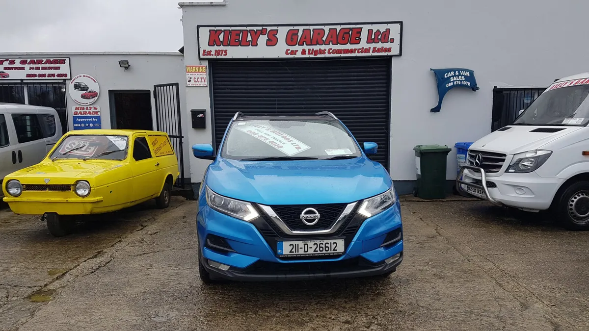 Nissan Qashqai 211D TOP SPECK VAT INVOICE - Image 2