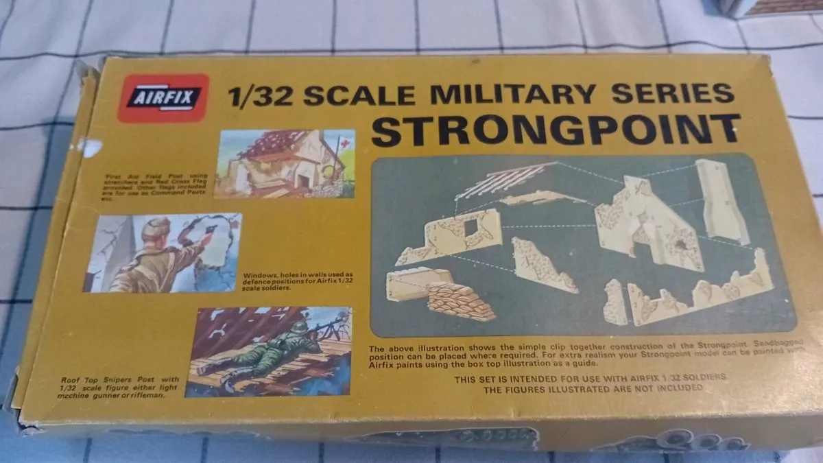 Airfix Stronghold 1/32 scale 1970's - Image 2