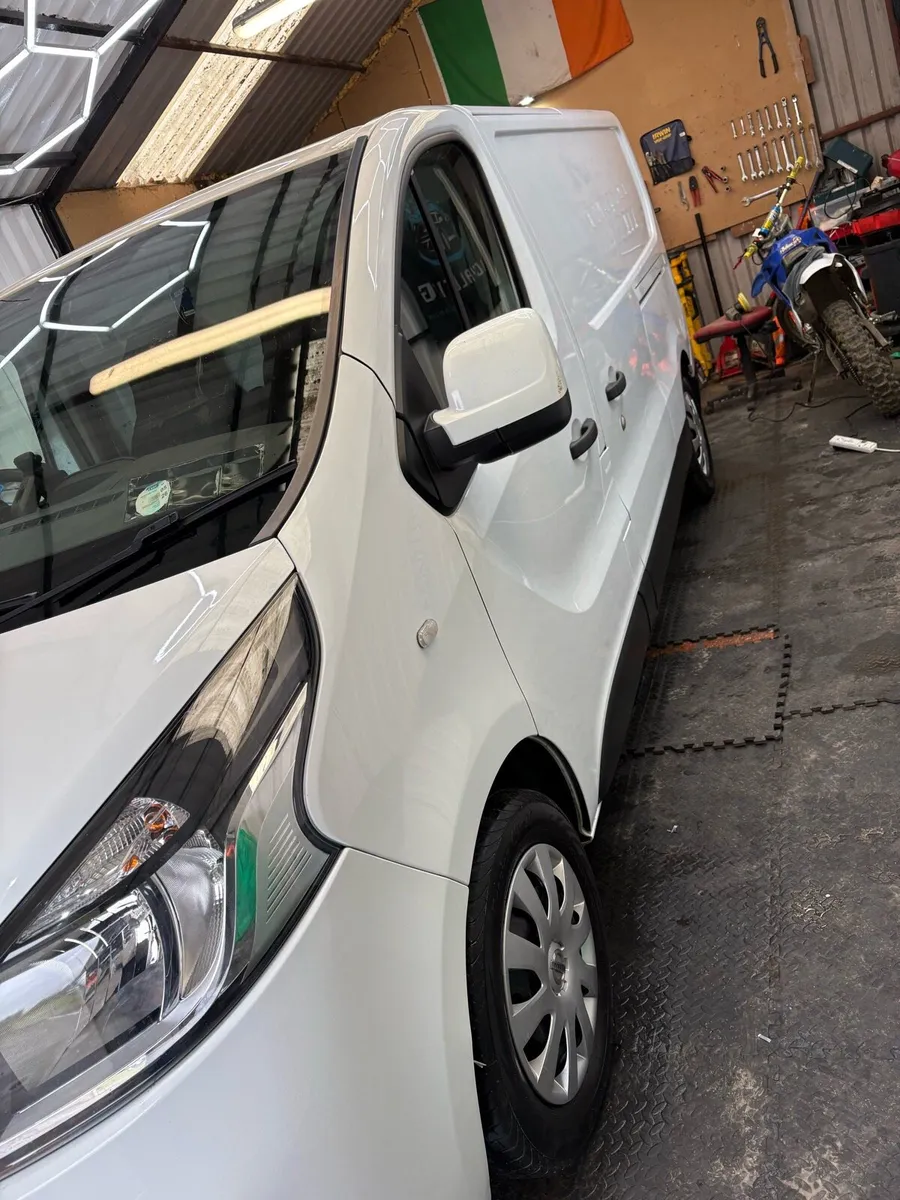 Nissan nv300 - Image 3