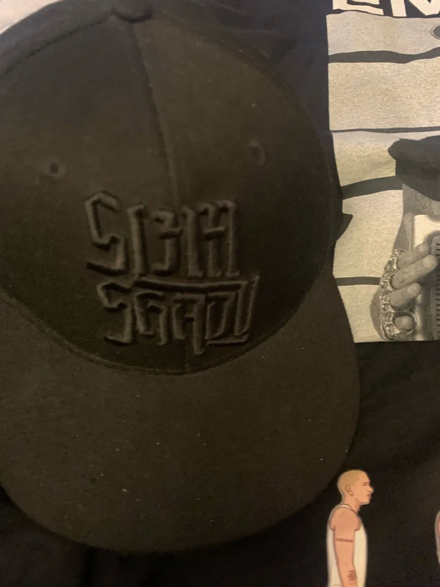 Eminem t shirt hats xl and lager - Image 4