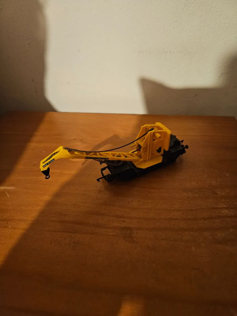 Hornby OO Gauge Crane - Image 1
