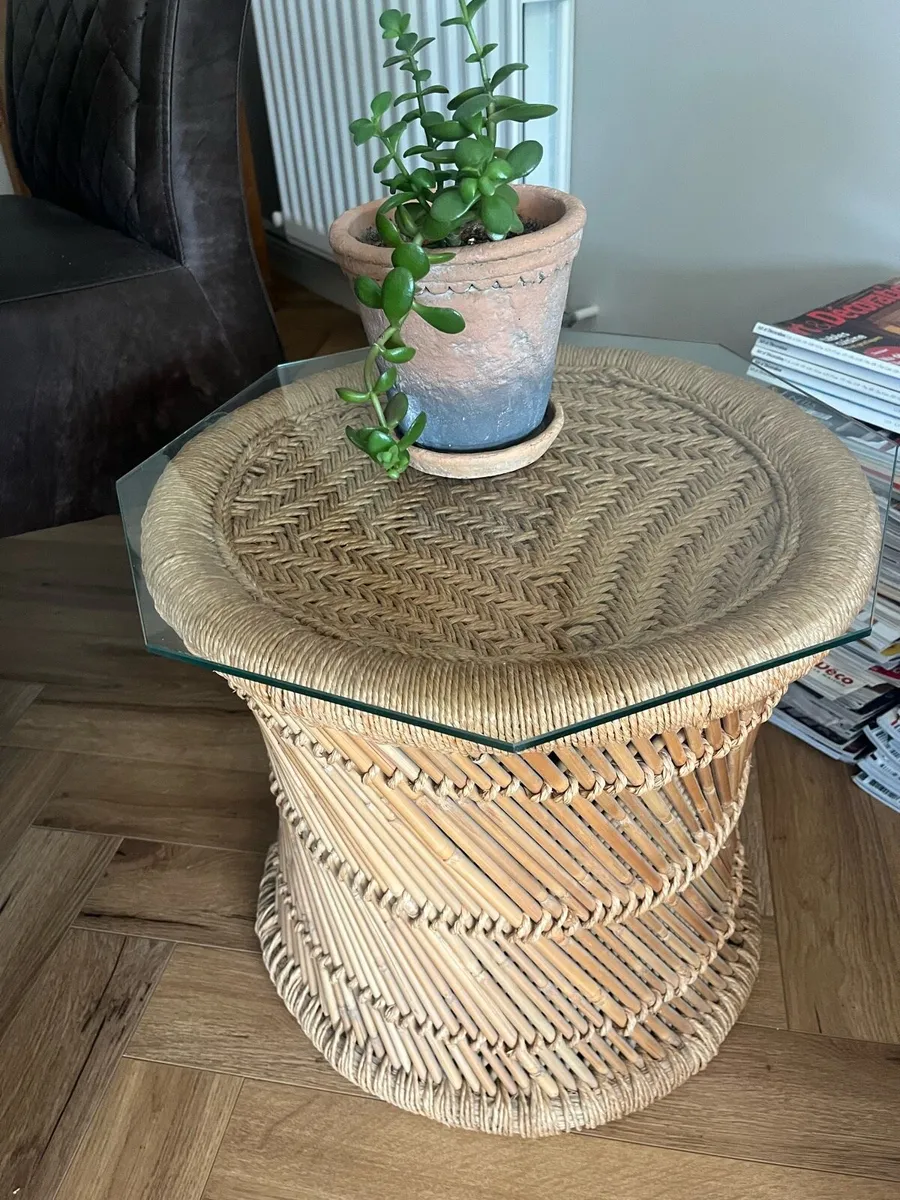 Wicker Style table