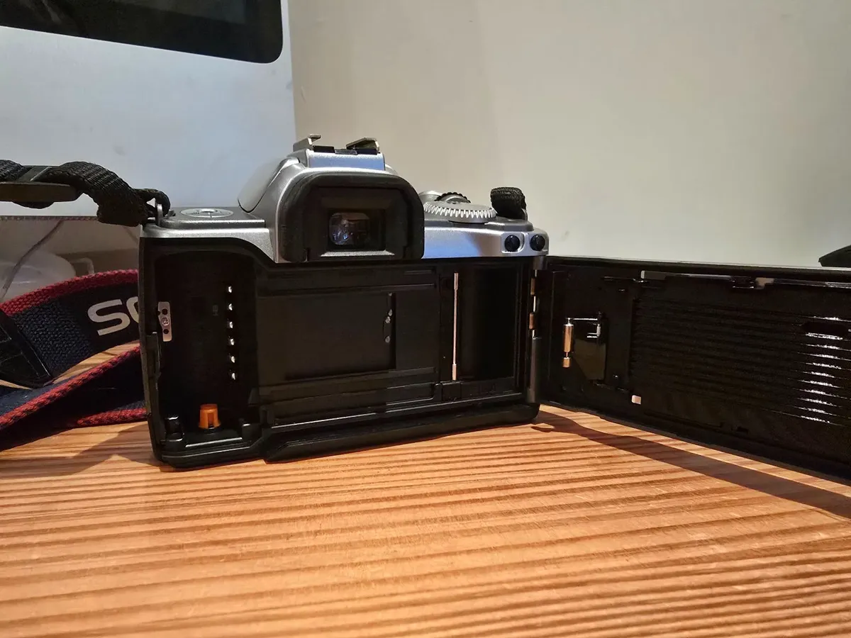 Canon EOS 300 35mm Film SLR Camera Body - Image 2