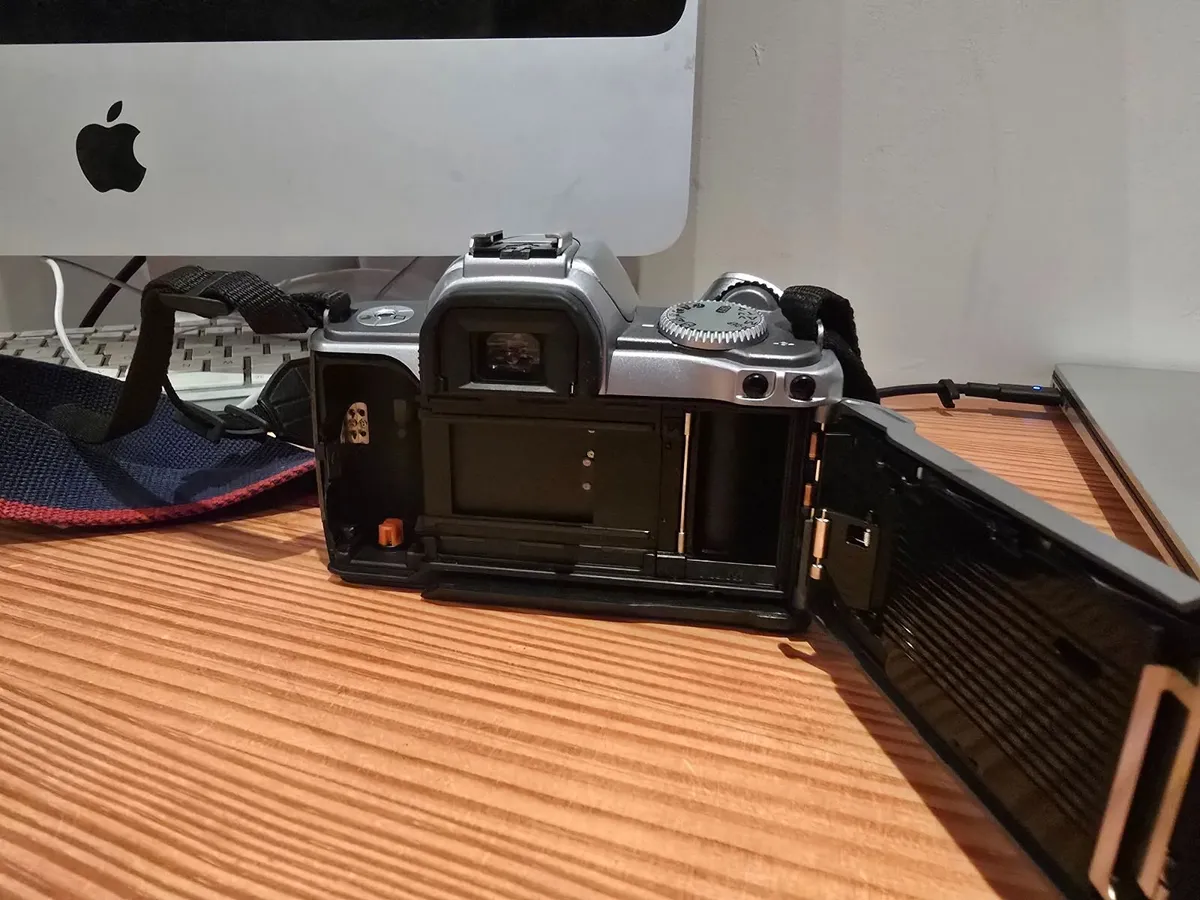 Canon EOS 300 35mm Film SLR Camera Body - Image 3