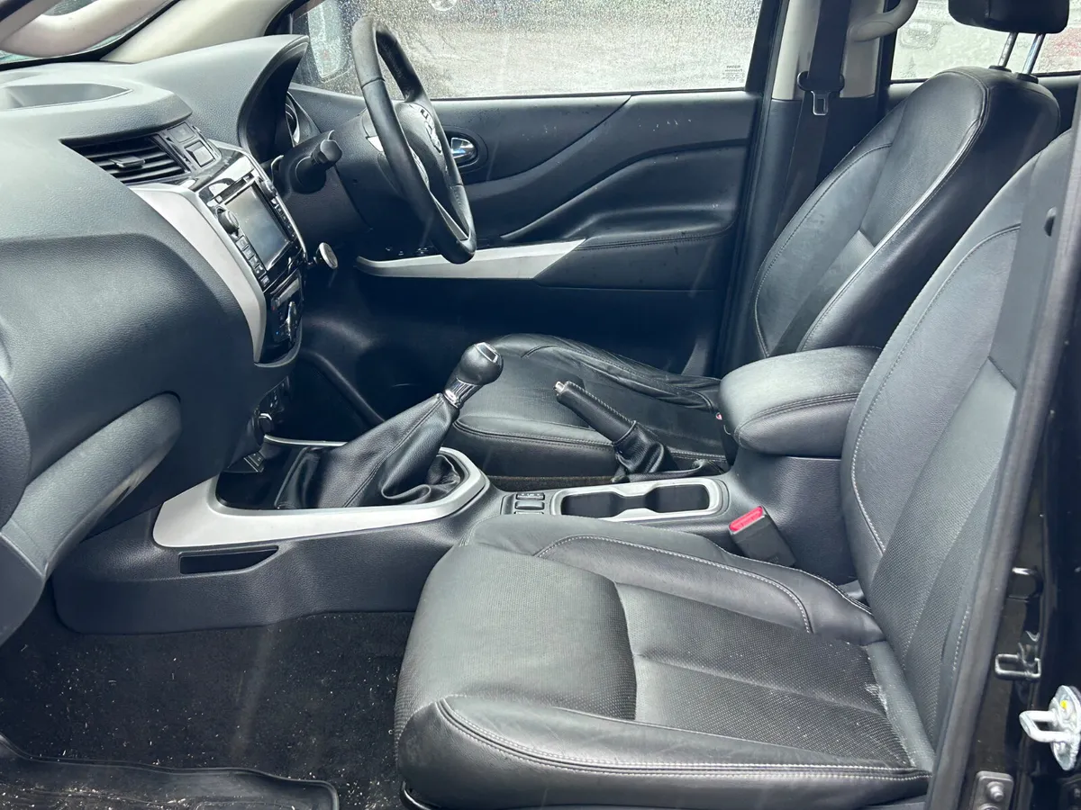 2017 Nissan Navara Tekna 2.3 DCi Twin Turbo - Image 4