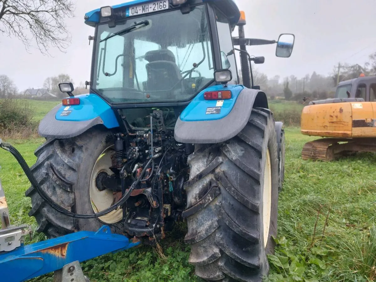 NEW HOLLAND TM120 - Image 2