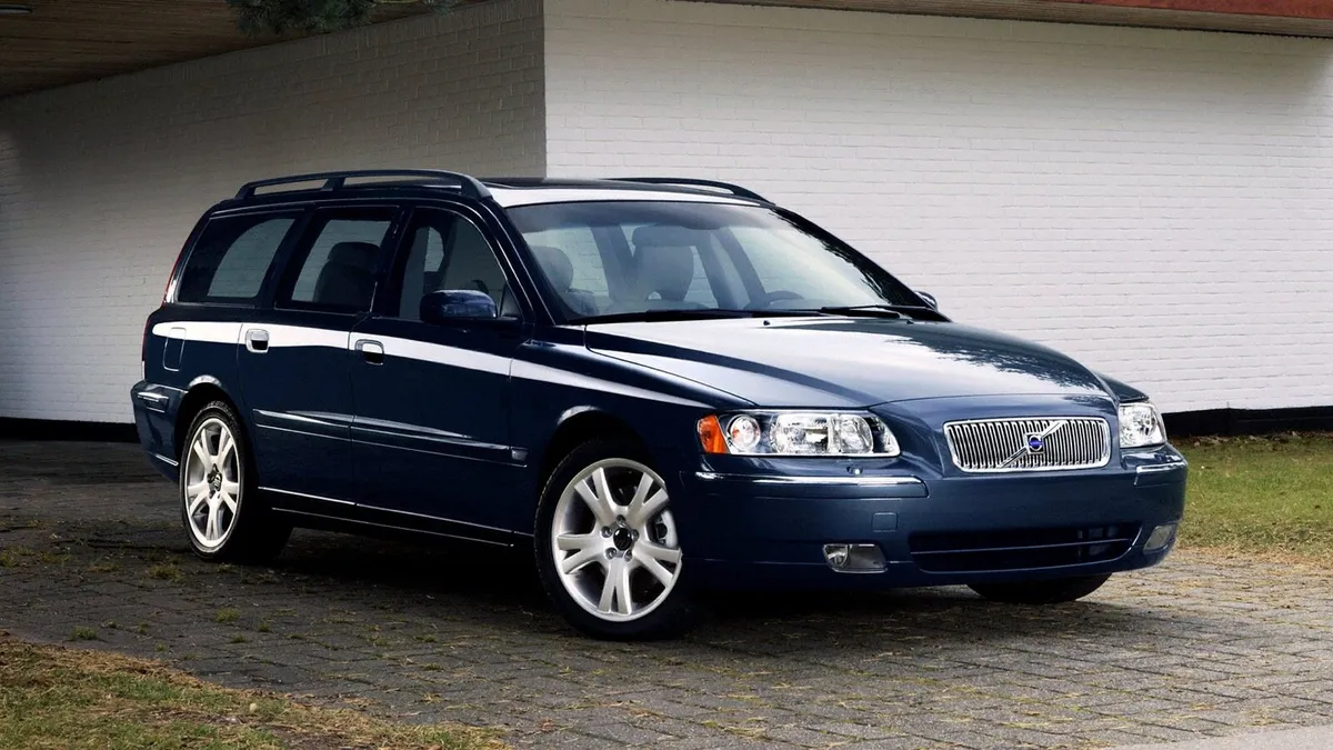 *Wanted* Volvo V70 D5 Manual