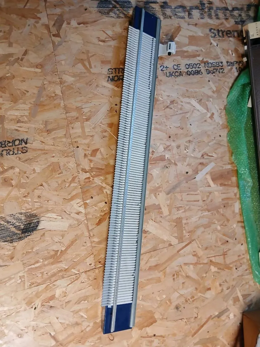 Knitting machines and ribbers - Image 3