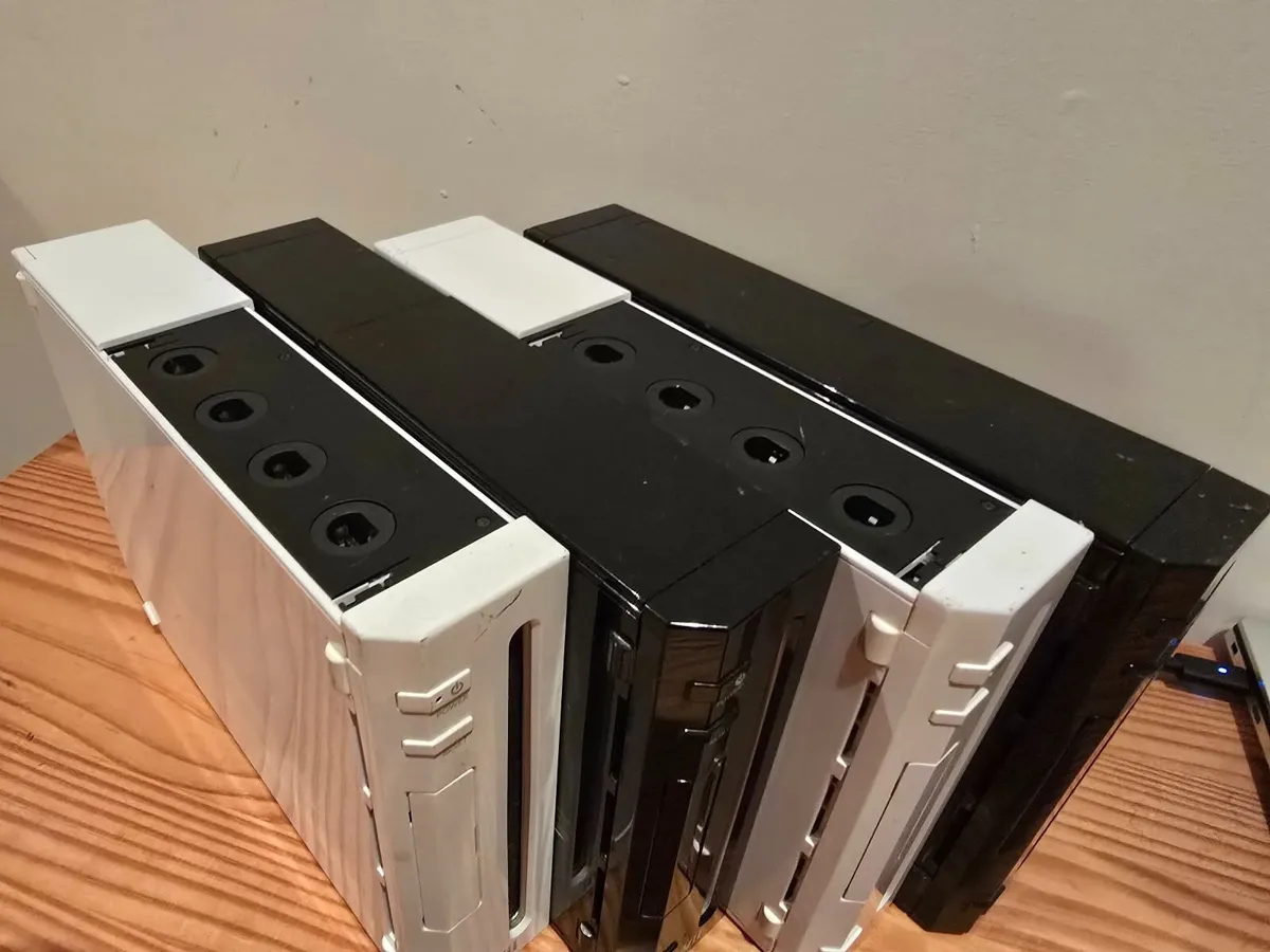 Nintendo Wii Console Bundle – Multiple Consoles - Image 2
