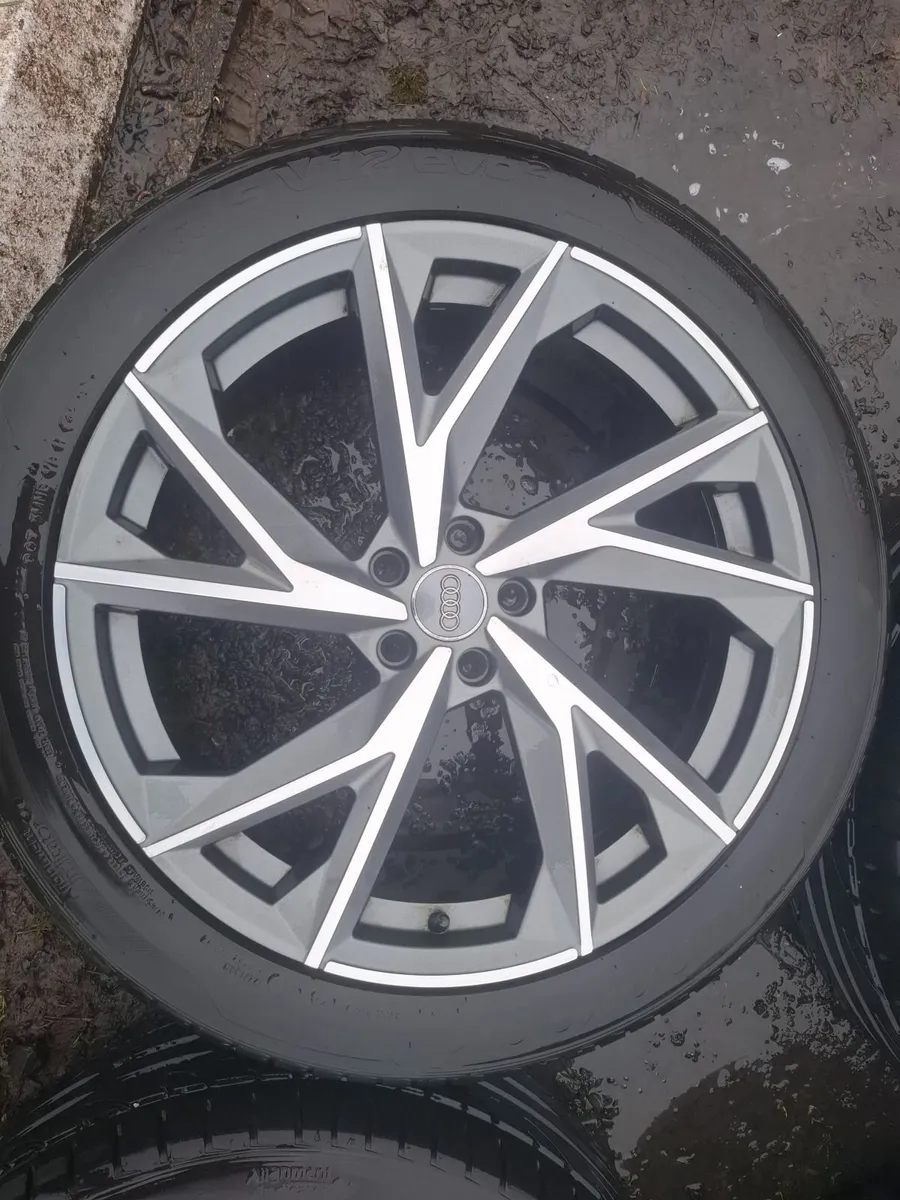 20" Audi Q5 Alloys with tyres - Image 1