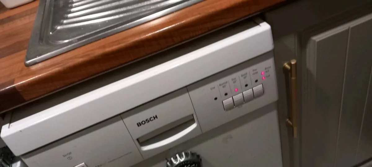 Bosch slimline dishwasher - Image 1