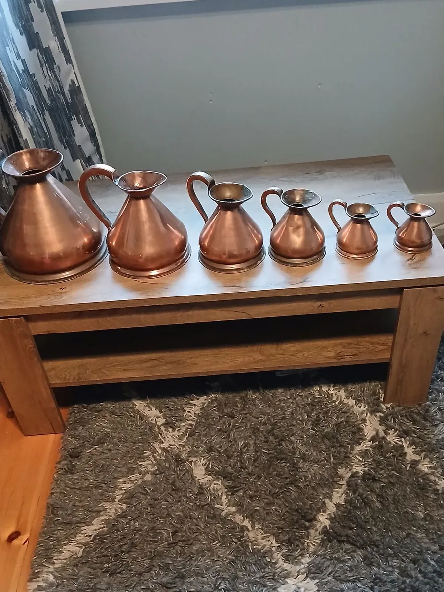 Copper measuring jugs - Image 2