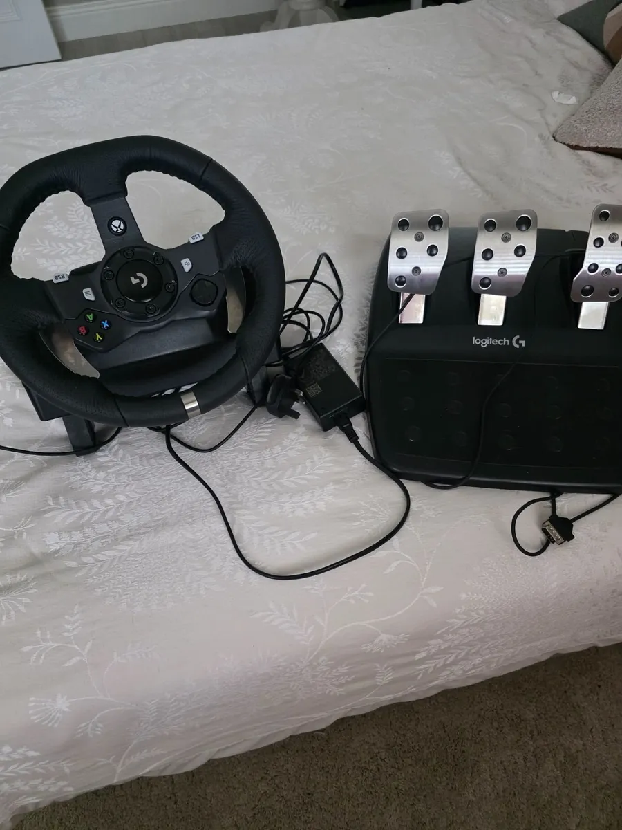 Logitech Xbox wheel & pedals - Image 2