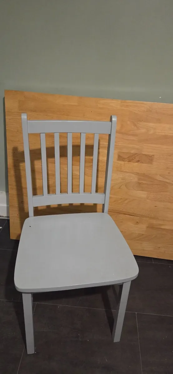 Solid pine table and chairs - Image 1