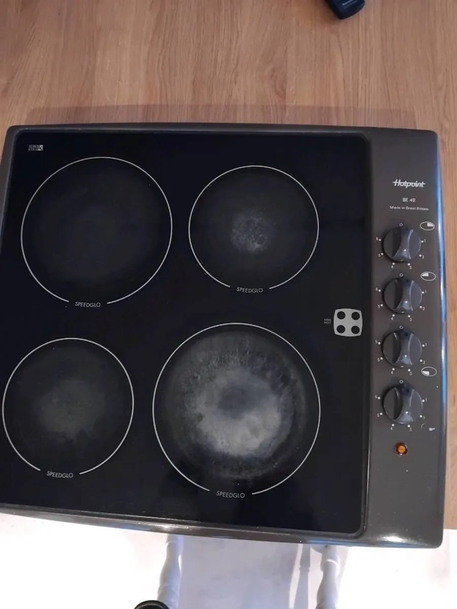 Kitchen 4 ring electric hob - Image 2