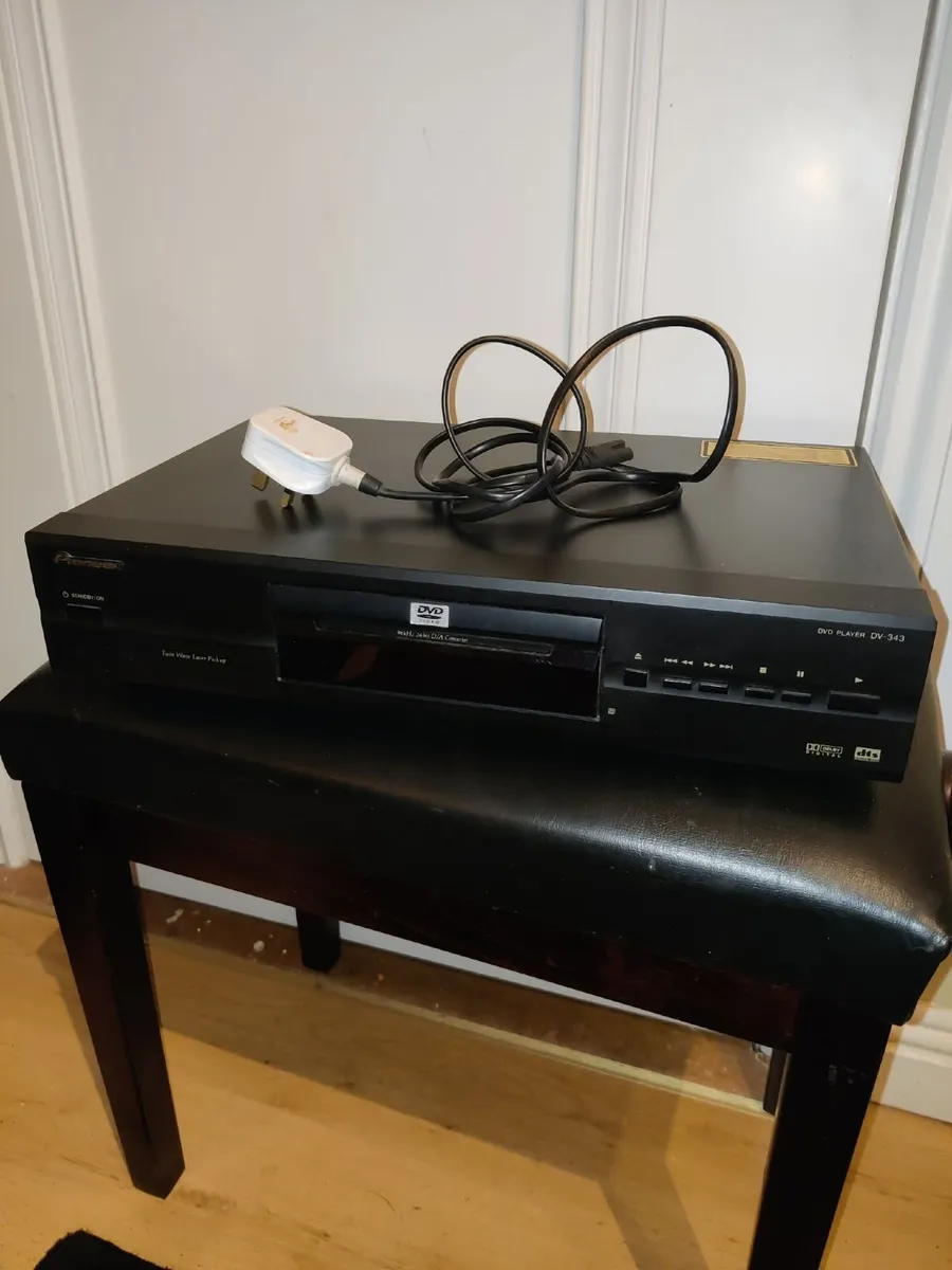 Pioneer DVD & JVC Turntable separates to clear - Image 1
