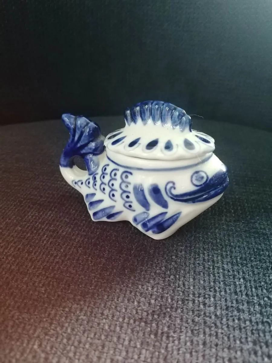 Gzhel Handmade Fish Candy Dish or Trinket Box - Image 2