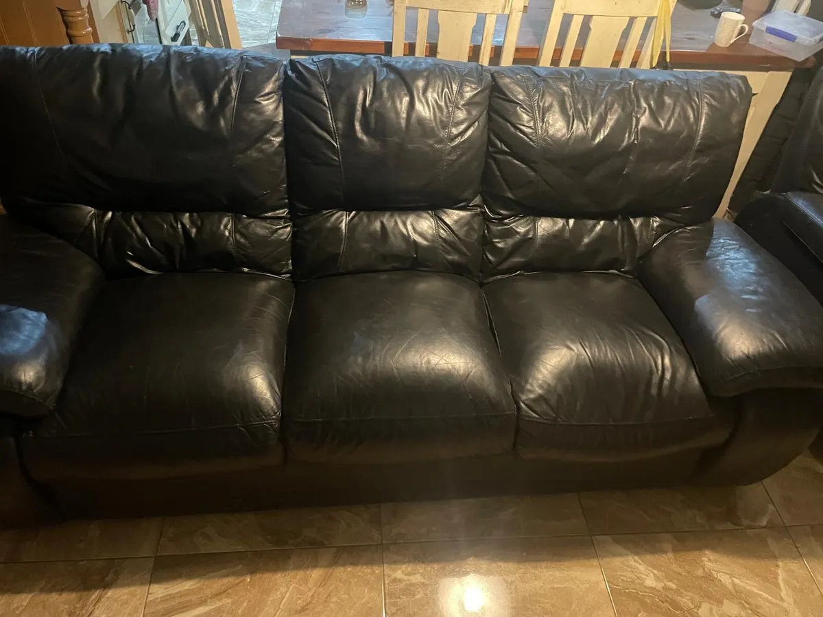 Italian leather three piece sweet for sale - Image 1