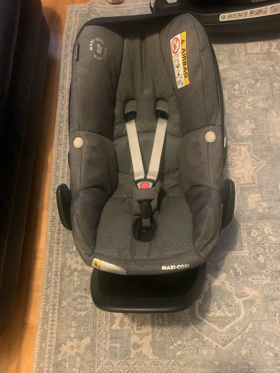 Child car seats - Image 1