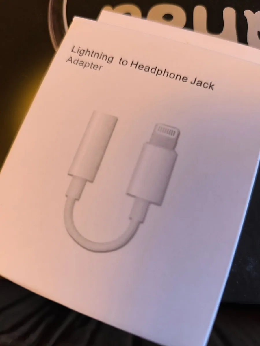 2 boxes of small electronics - Image 2