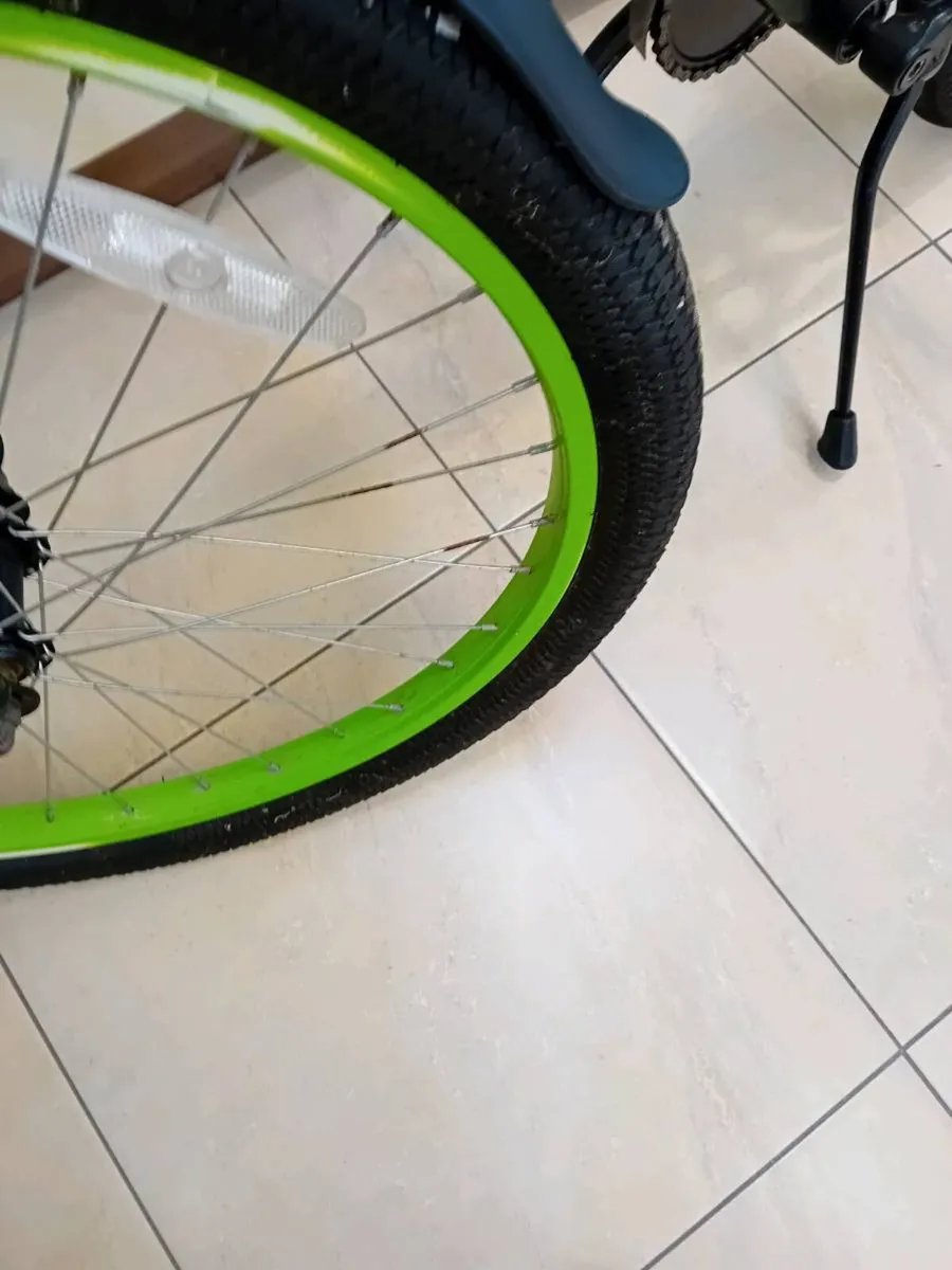 BOYS BICYCLE 24 INCH WHEELS - Image 4