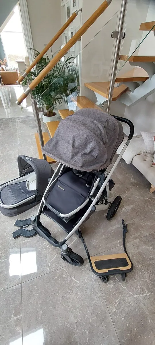 UPPAbaby Vista V2 pram for sale. Approx. 5 years o - Image 1