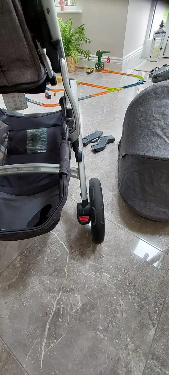UPPAbaby Vista V2 pram for sale. Approx. 5 years o - Image 2