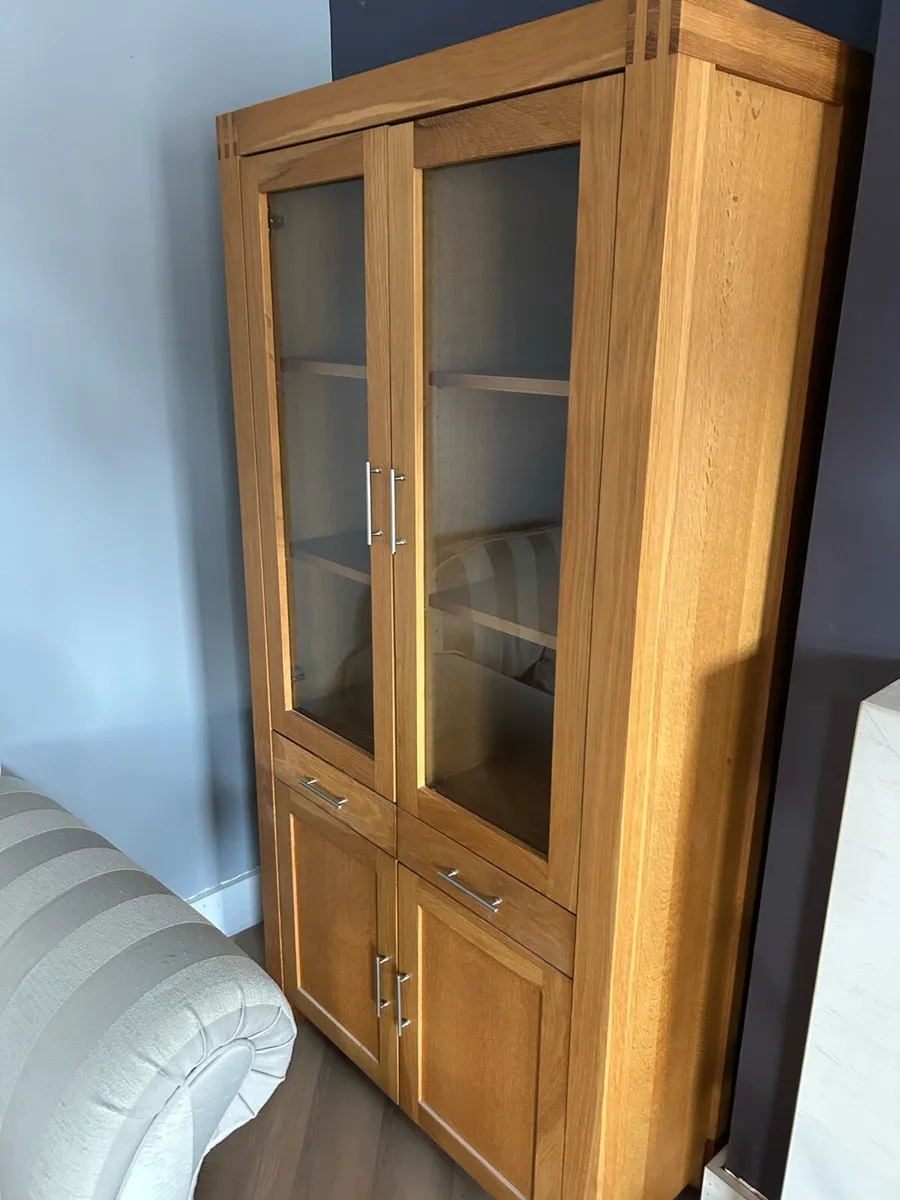 Solid oak glass unit - Image 2
