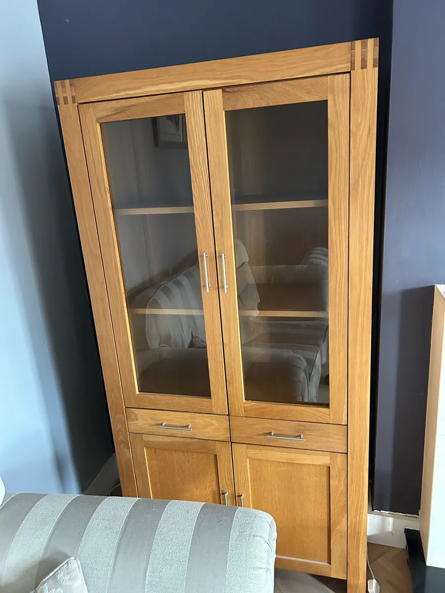 Solid oak glass unit - Image 3