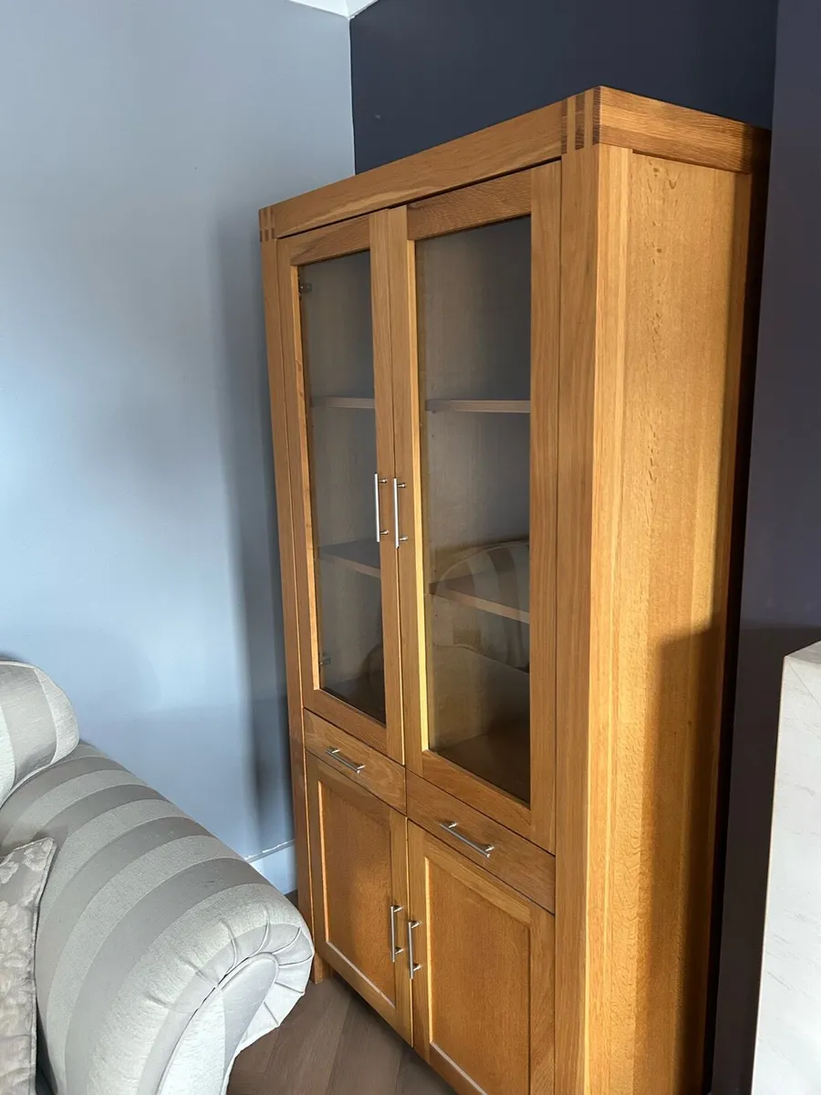 Solid oak glass unit - Image 4