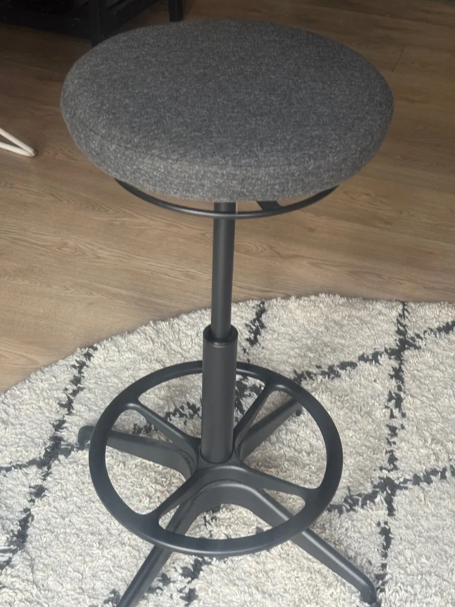Stool (adjustable height) - Image 2