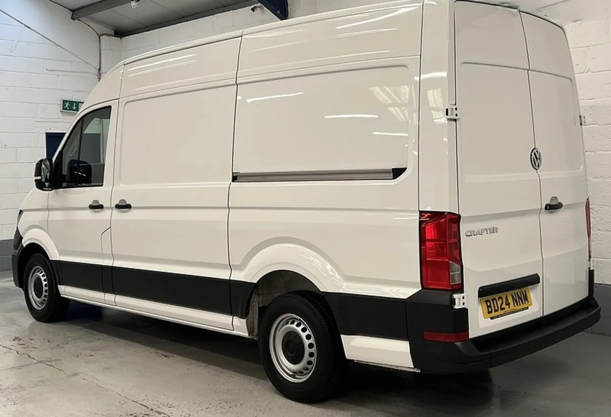 2024 Volkswagen Crafter Panel Van - Image 4