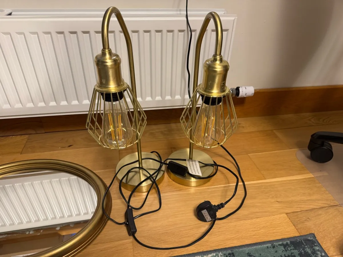 Gold house accessories - Image 1