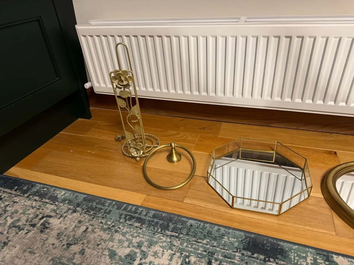 Gold house accessories - Image 4
