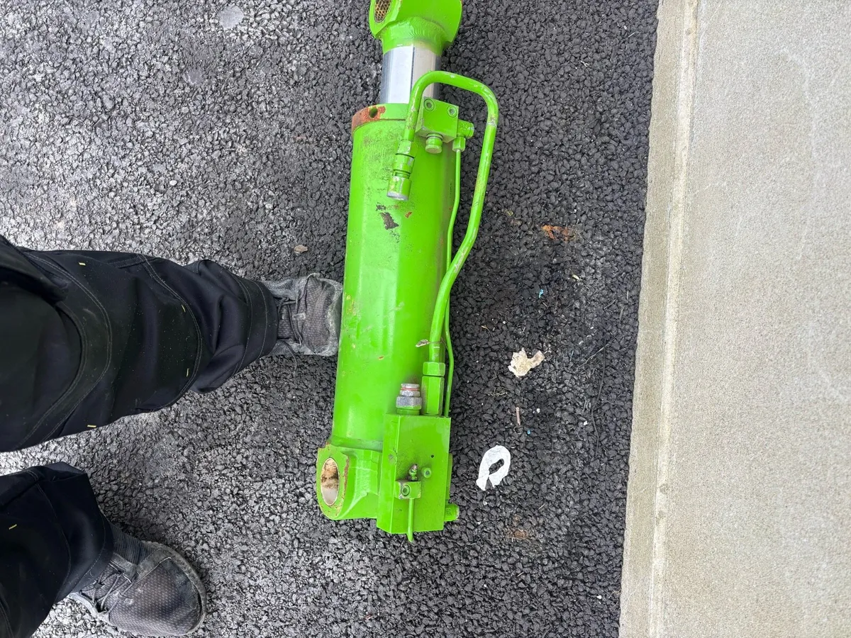 Heavy duty ram - Image 1