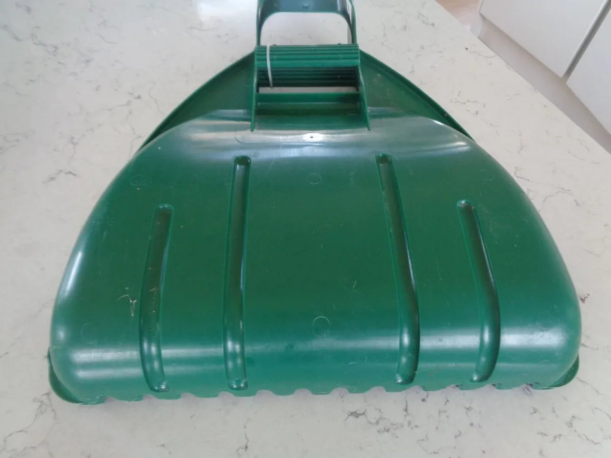 Leaf Grabber Set for Sale - Image 4