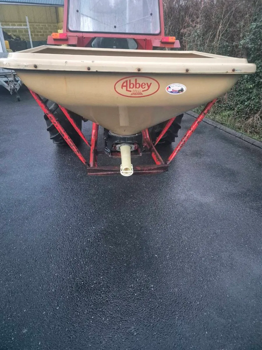 Farm equipment - Image 1