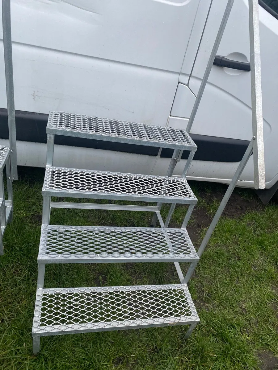Selection of galvanised steps - Image 2