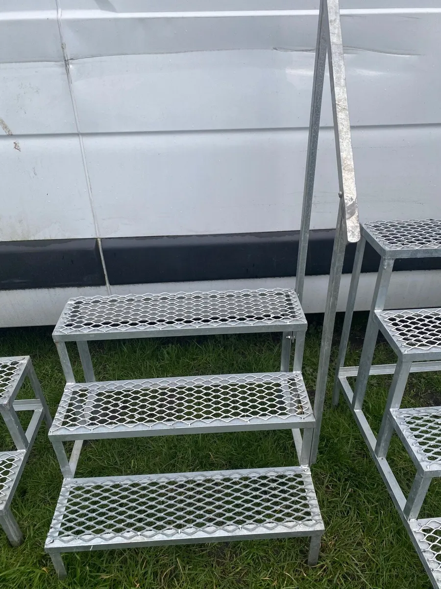 Selection of galvanised steps - Image 3