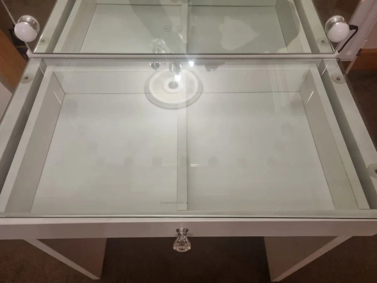 Girls Hollywood vanity table - Image 3