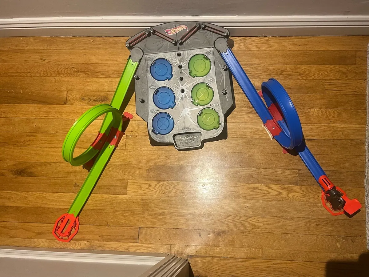 Hot wheels rebound raceway play set - Image 1