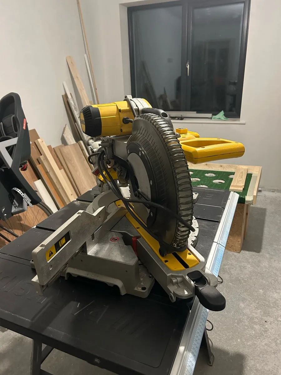 Dewalt chopsaw 305mm - Image 1