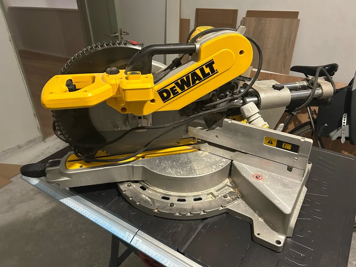 Dewalt chopsaw 305mm - Image 2